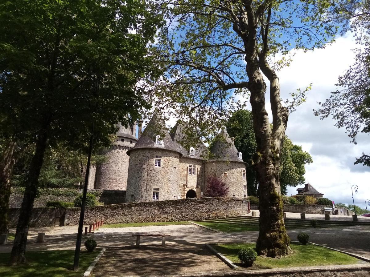 Le Grand Guillaume Bed & Breakfast Saint-Sornin-Lavolps Exterior photo